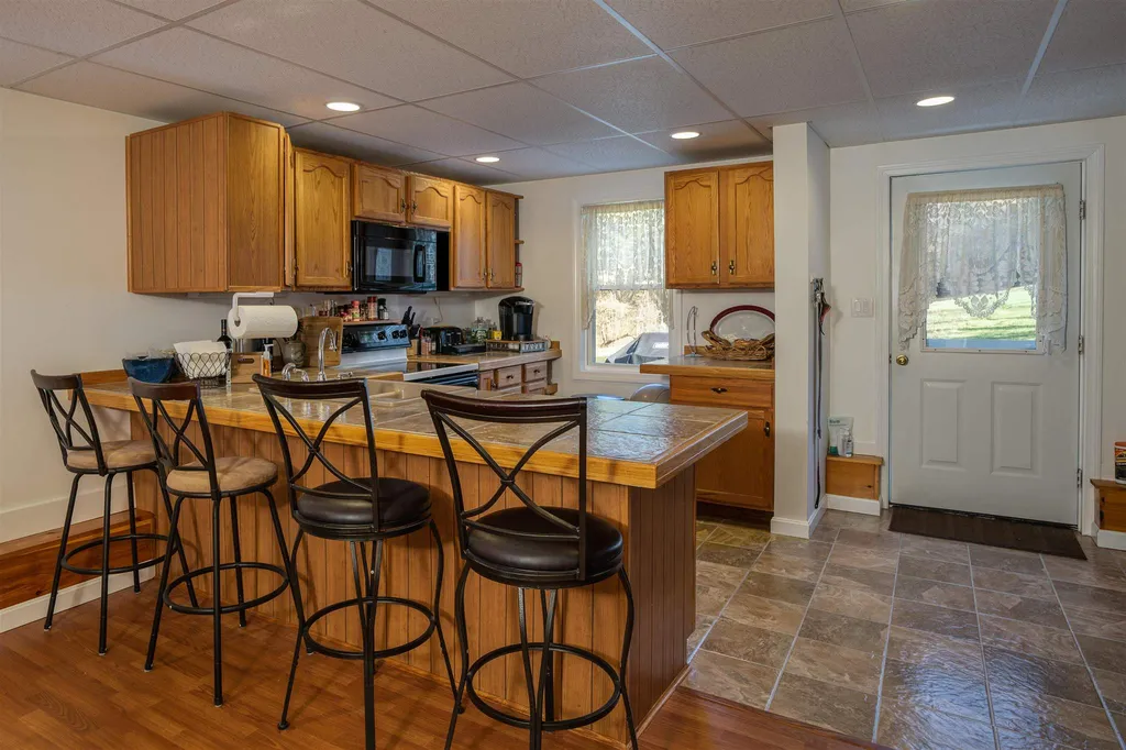 12 Sun Valley Road Hartland VT 05048