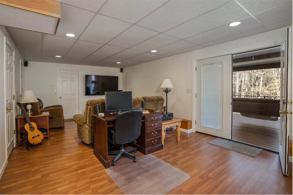 12 Sun Valley Road Hartland VT 05048