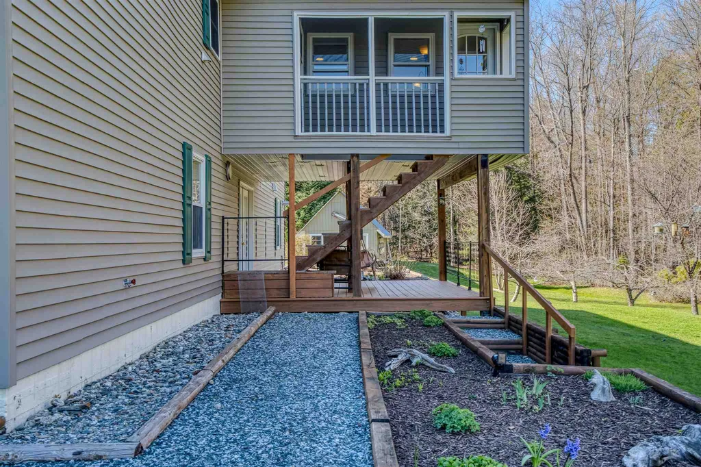 12 Sun Valley Road Hartland VT 05048