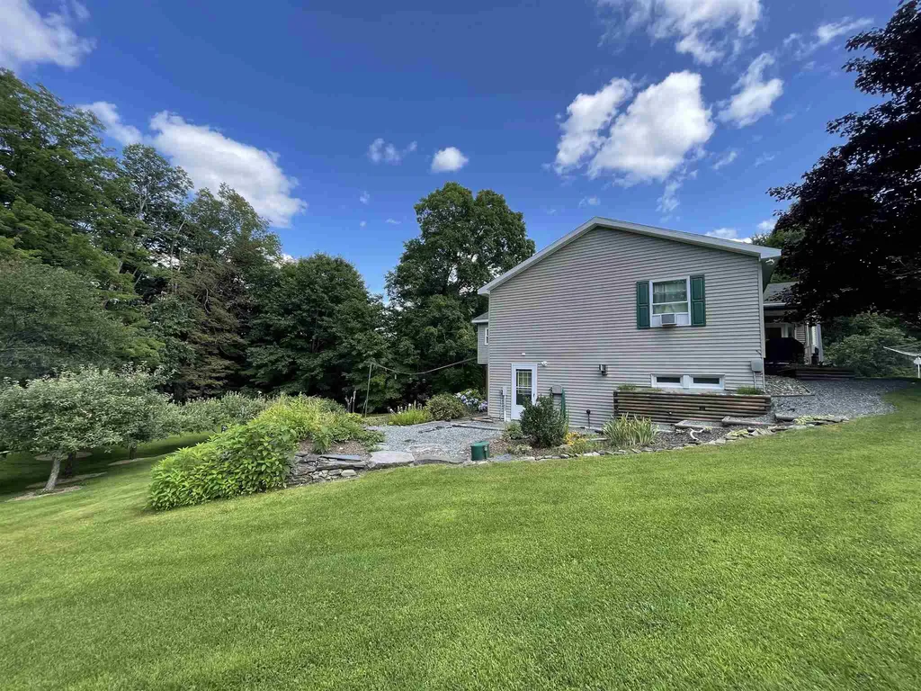 12 Sun Valley Road Hartland VT 05048