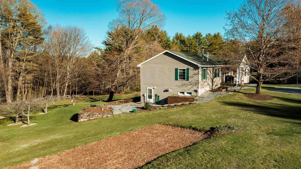 12 Sun Valley Road Hartland VT 05048