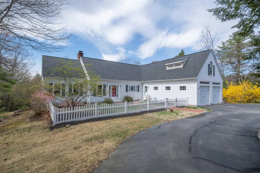 36 Colonel Daniels Drive Bedford NH 03110