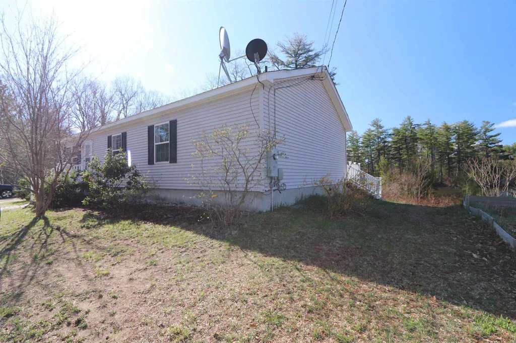 8 Chalk Pond Drive New Durham NH 03855