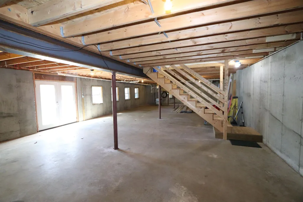 8 Chalk Pond Drive New Durham NH 03855