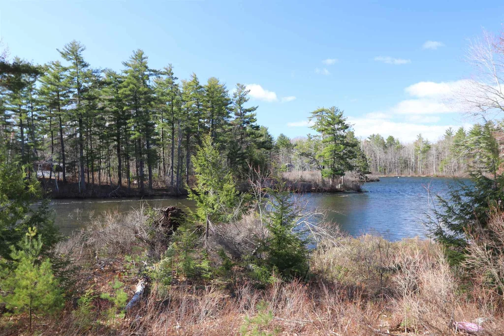 8 Chalk Pond Drive New Durham NH 03855