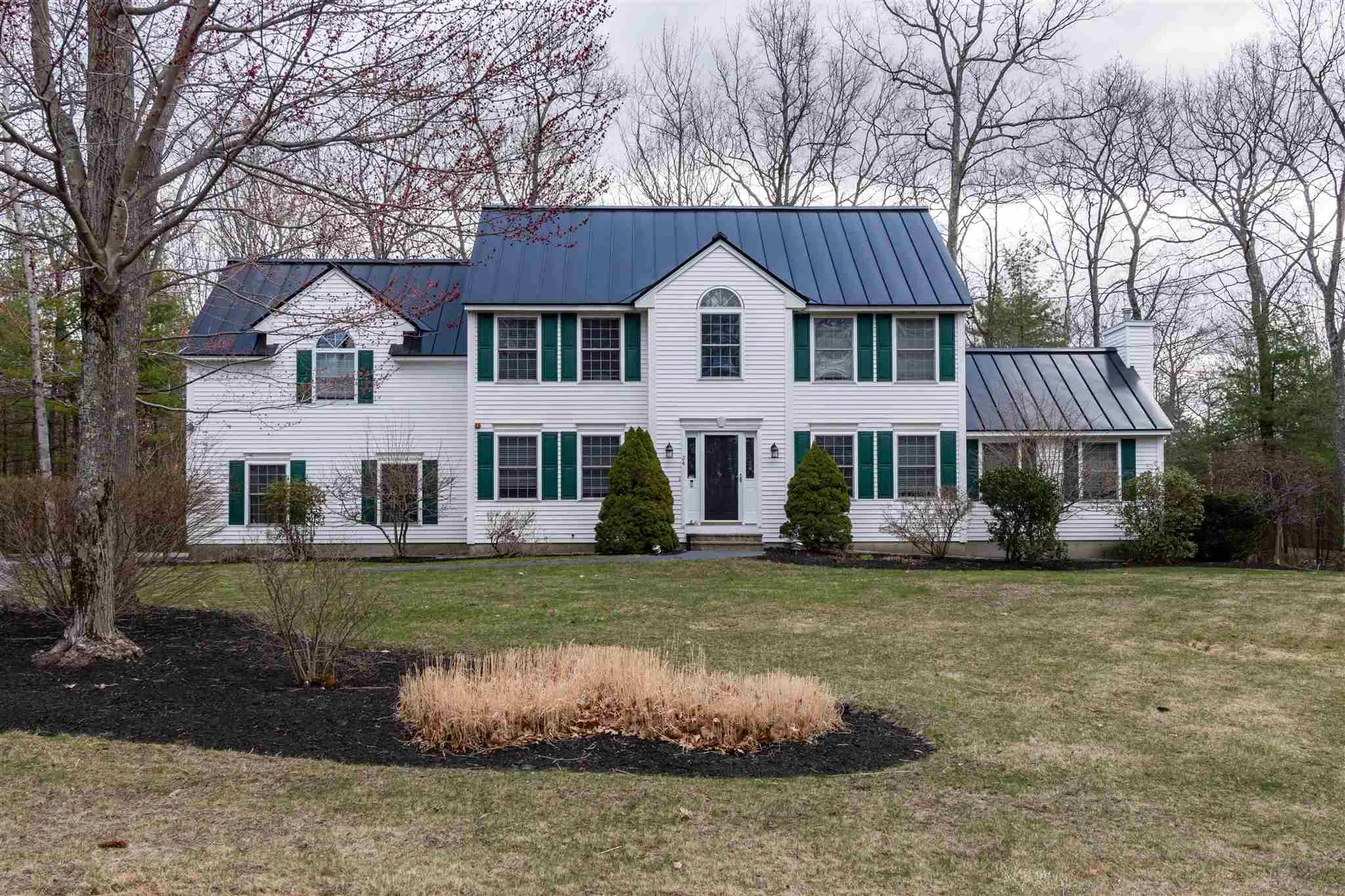 24 Gailor Lane Hooksett NH 03106