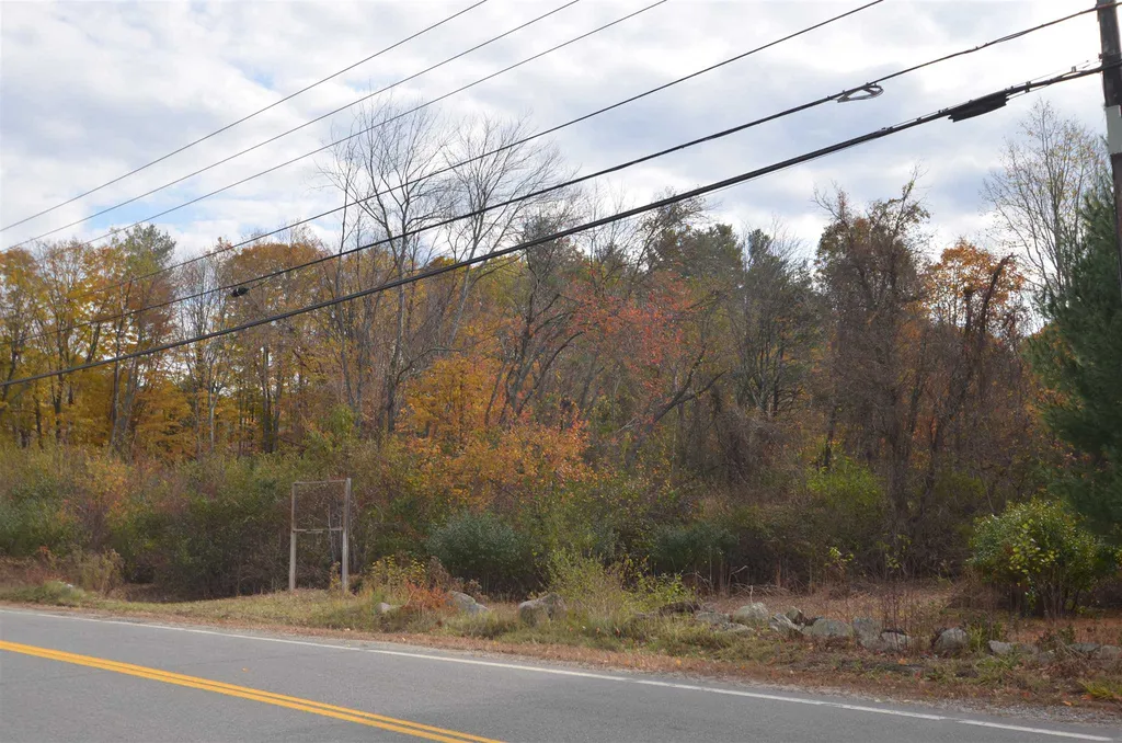 5 Whitehall Road Hooksett NH 03106