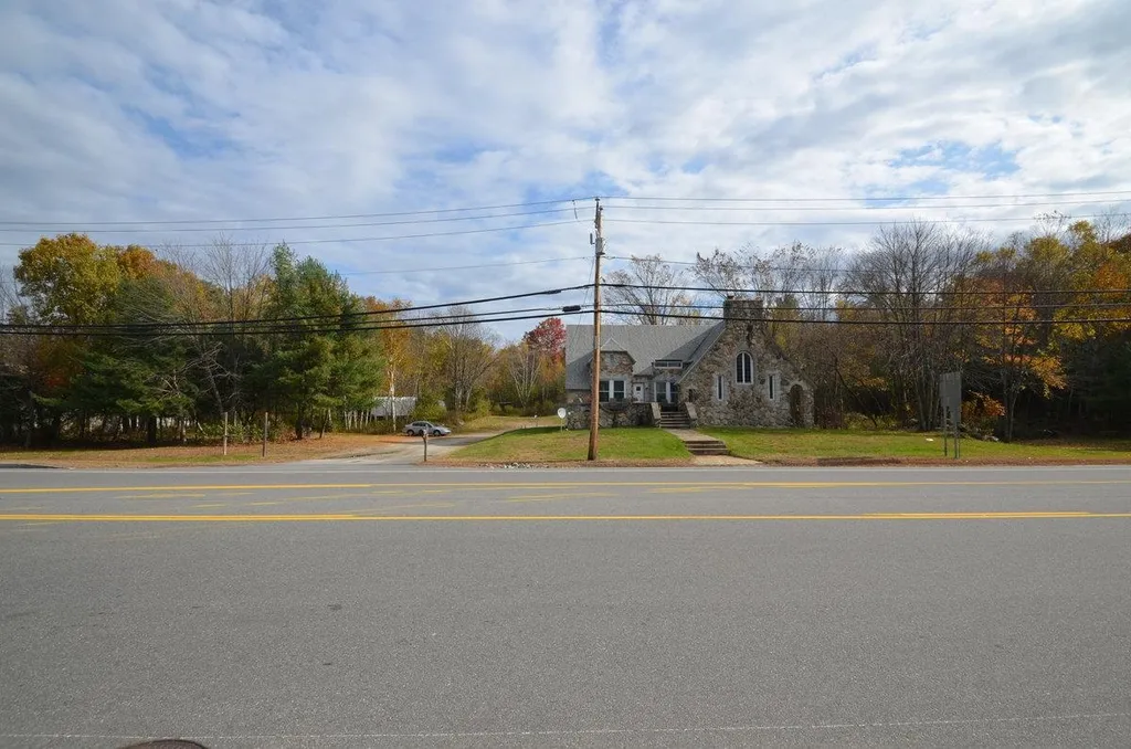 1253 Hooksett Road Hooksett NH 03106