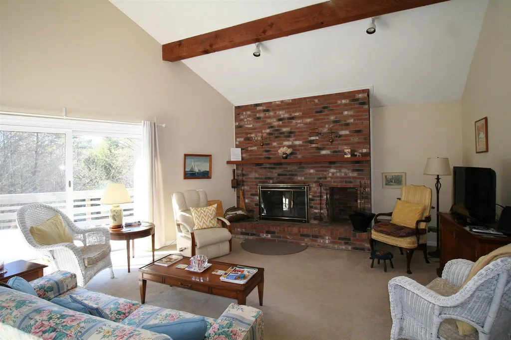 54 Bayley Way Hartford VT 05059