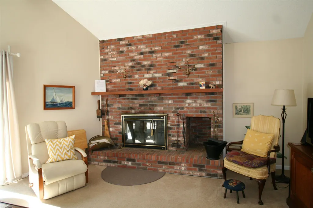 54 Bayley Way Hartford VT 05059