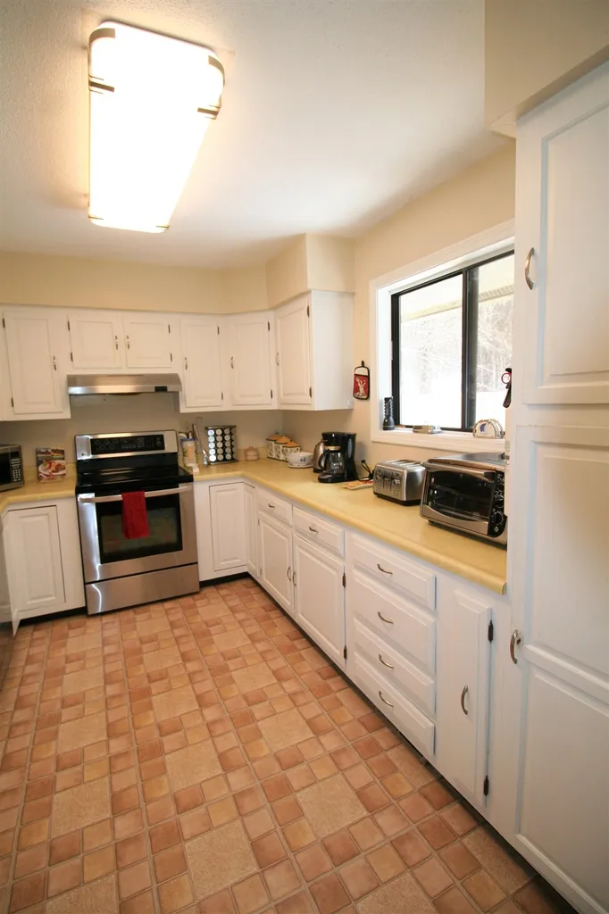 54 Bayley Way Hartford VT 05059