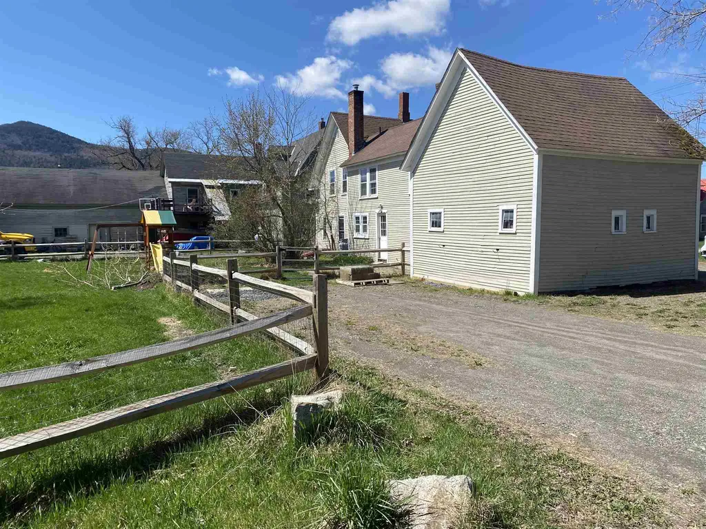 38 Pleasant Street Colebrook NH 03576