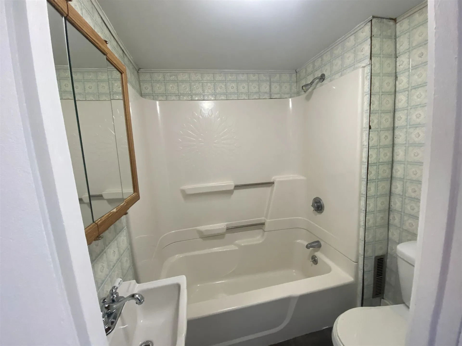 38 Pleasant Street Colebrook NH 03576