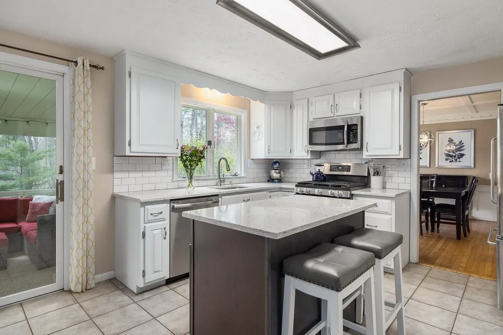 3 Hartman Place Exeter NH 03833