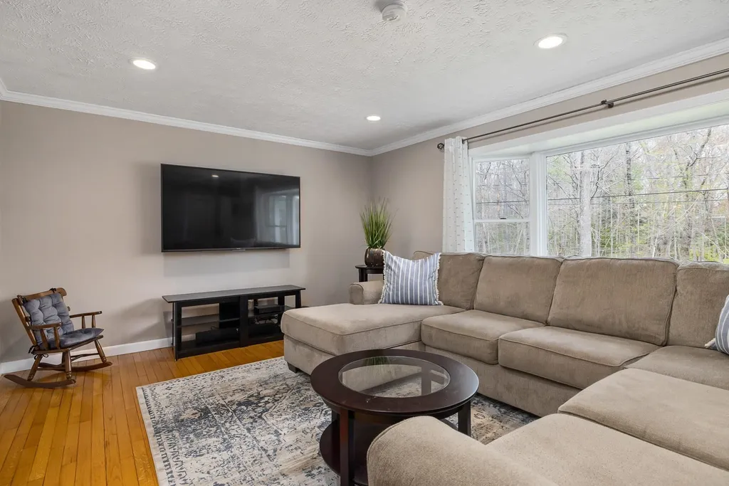 3 Hartman Place Exeter NH 03833