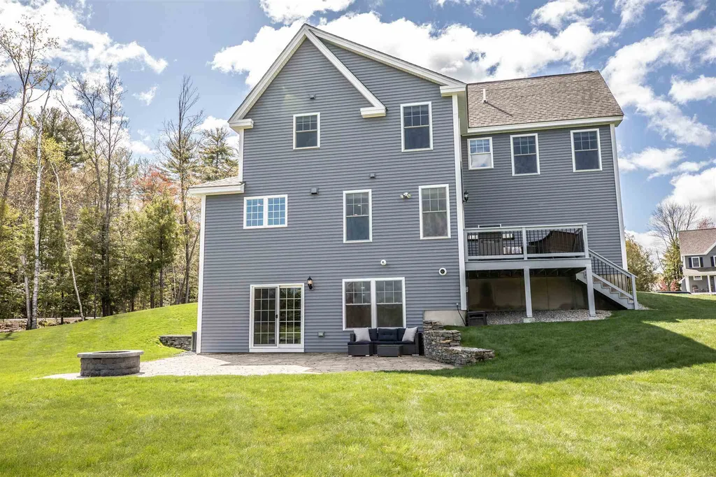 1 Windy Hollow Circle Merrimack NH 03054