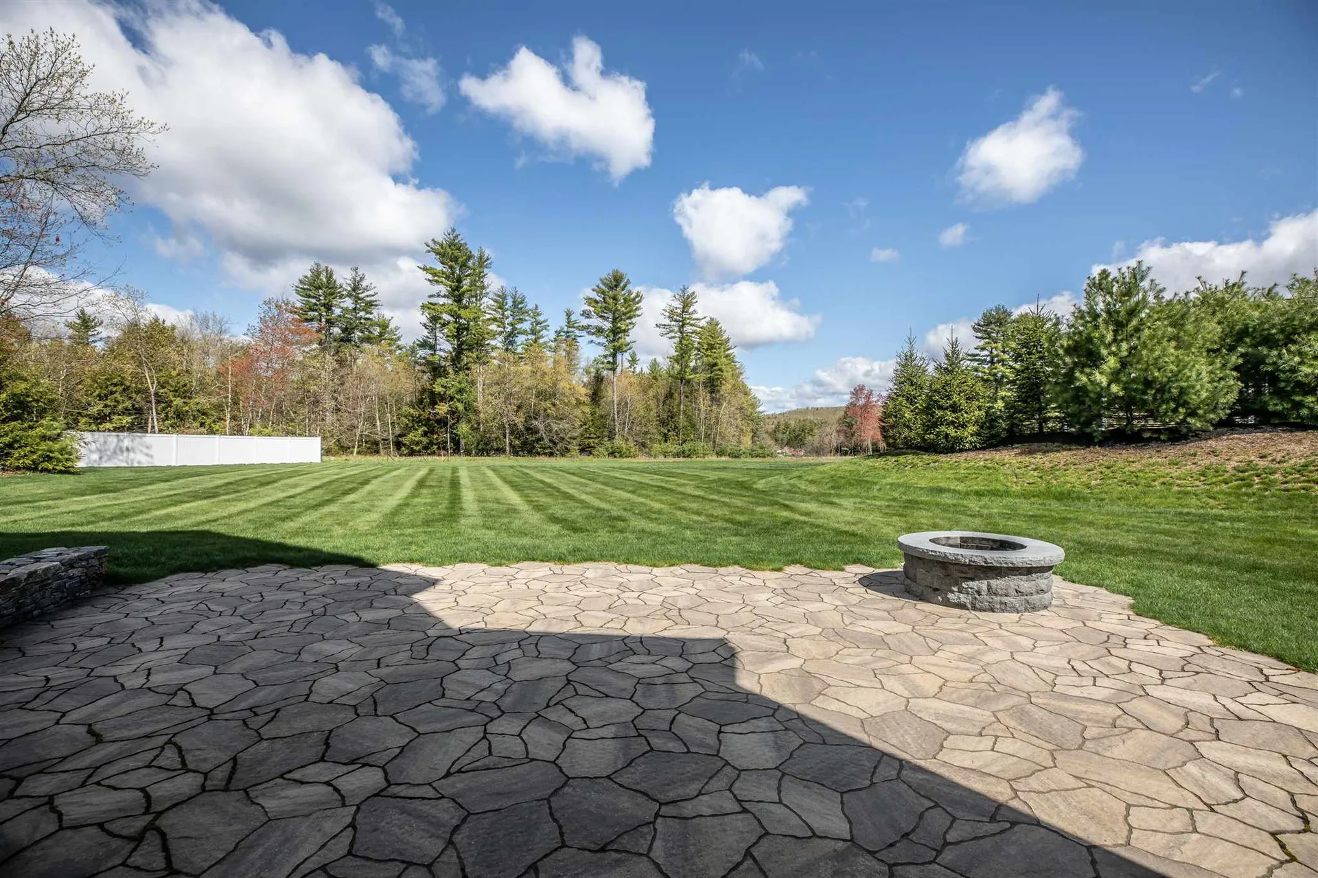 1 Windy Hollow Circle Merrimack NH 03054