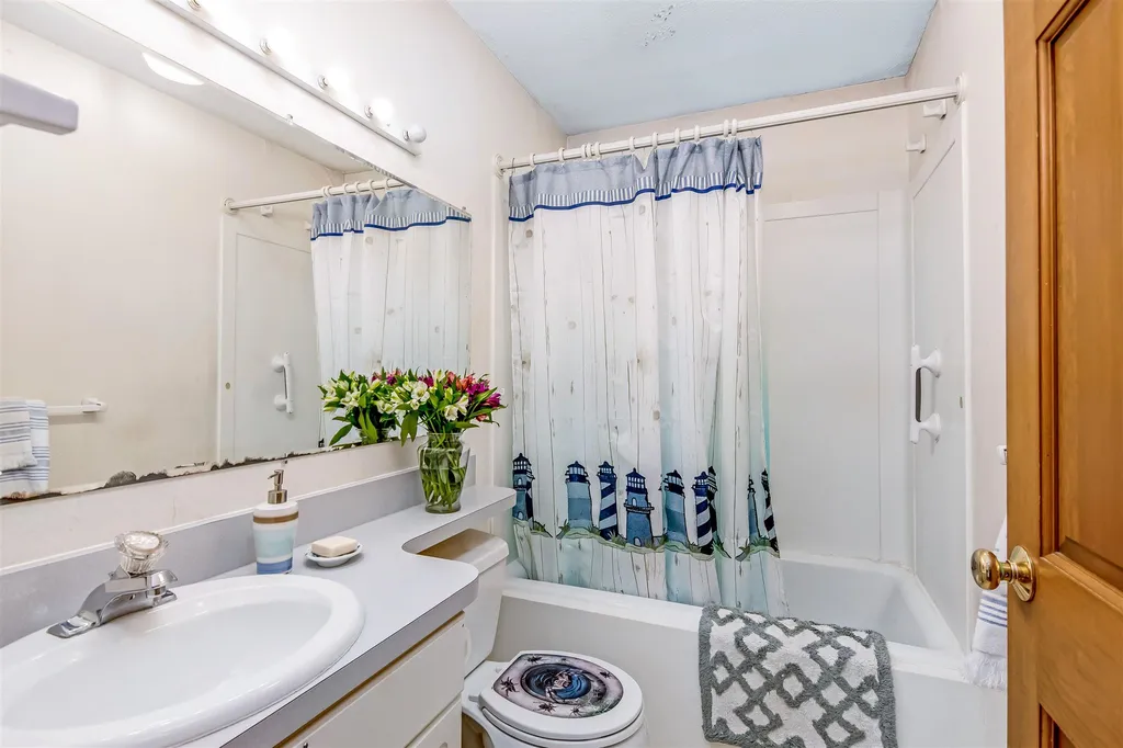 536 Bostwick Road Shelburne VT 05482