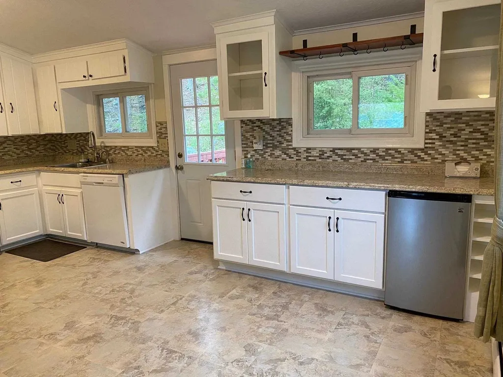 16 Woodside Avenue Keene NH 03431