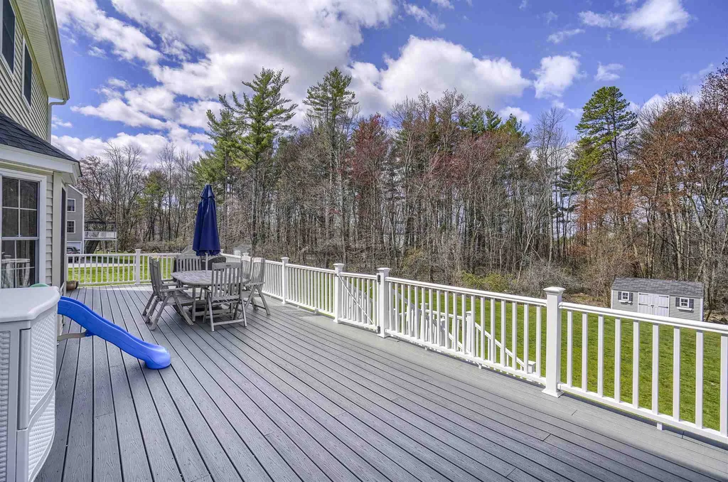 15 Beacon Hill Road Pelham NH 03076