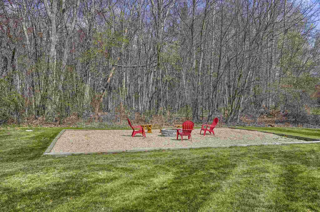15 Beacon Hill Road Pelham NH 03076