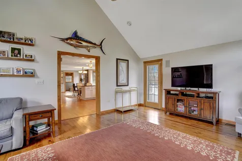 15 Beacon Hill Road Pelham NH 03076