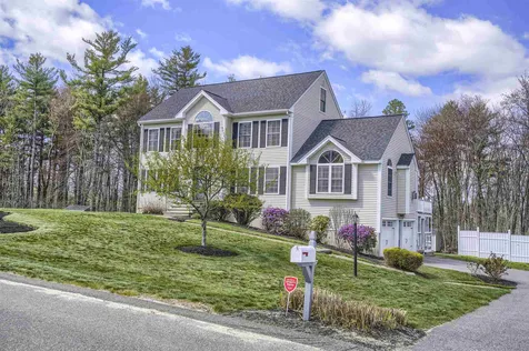 15 Beacon Hill Road Pelham NH 03076