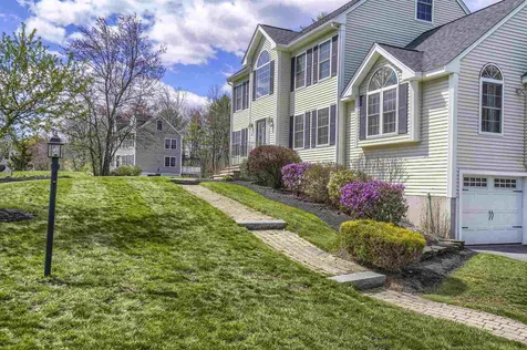 15 Beacon Hill Road Pelham NH 03076