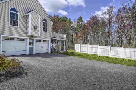 15 Beacon Hill Road Pelham NH 03076