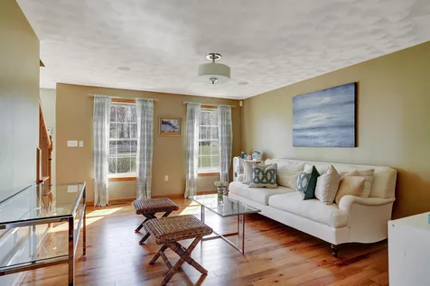 15 Beacon Hill Road Pelham NH 03076
