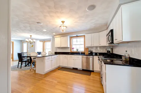 15 Beacon Hill Road Pelham NH 03076