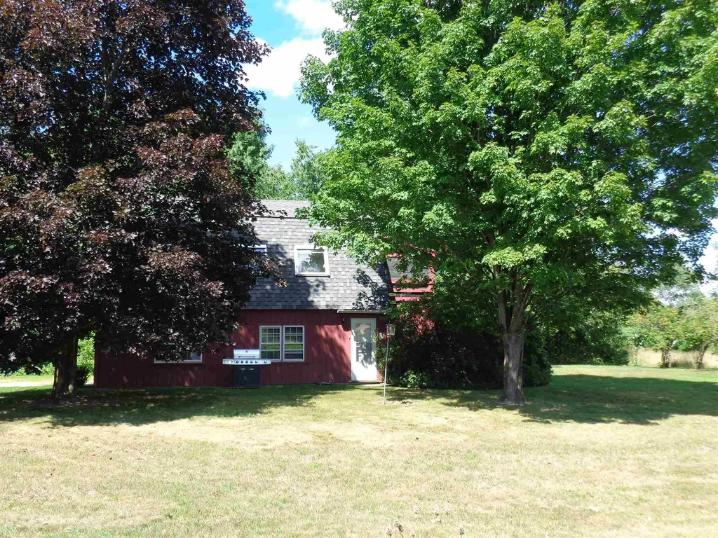 20 North Road Alexandria NH 03222