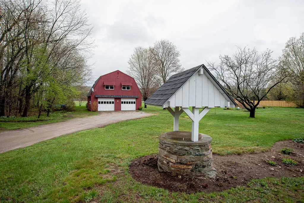 20 North Road Alexandria NH 03222