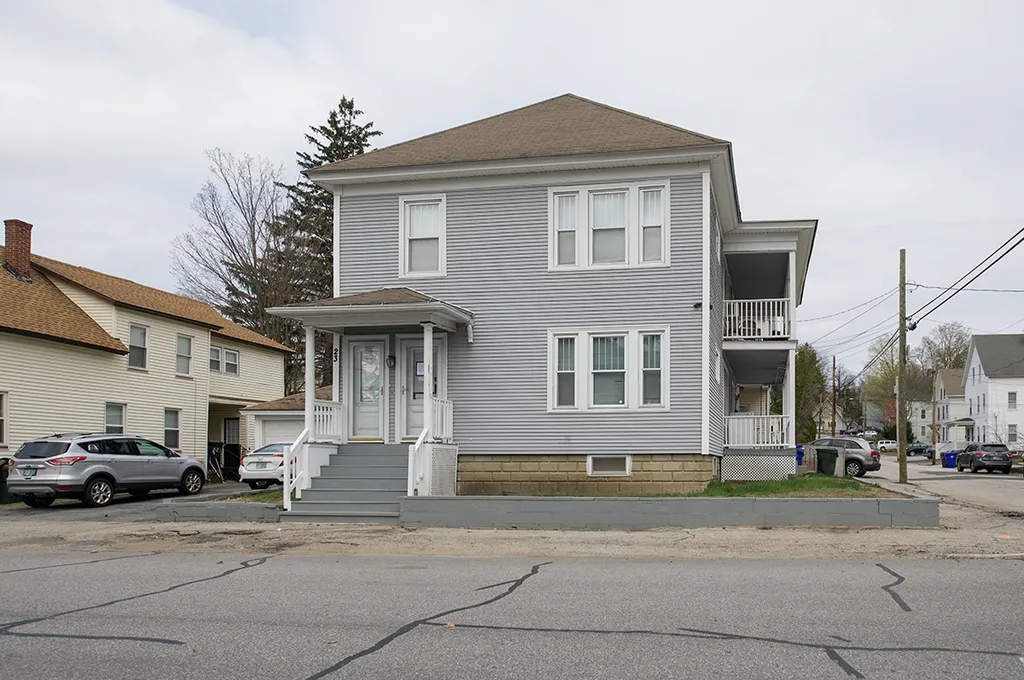 23 Ashland Street Manchester NH 03104
