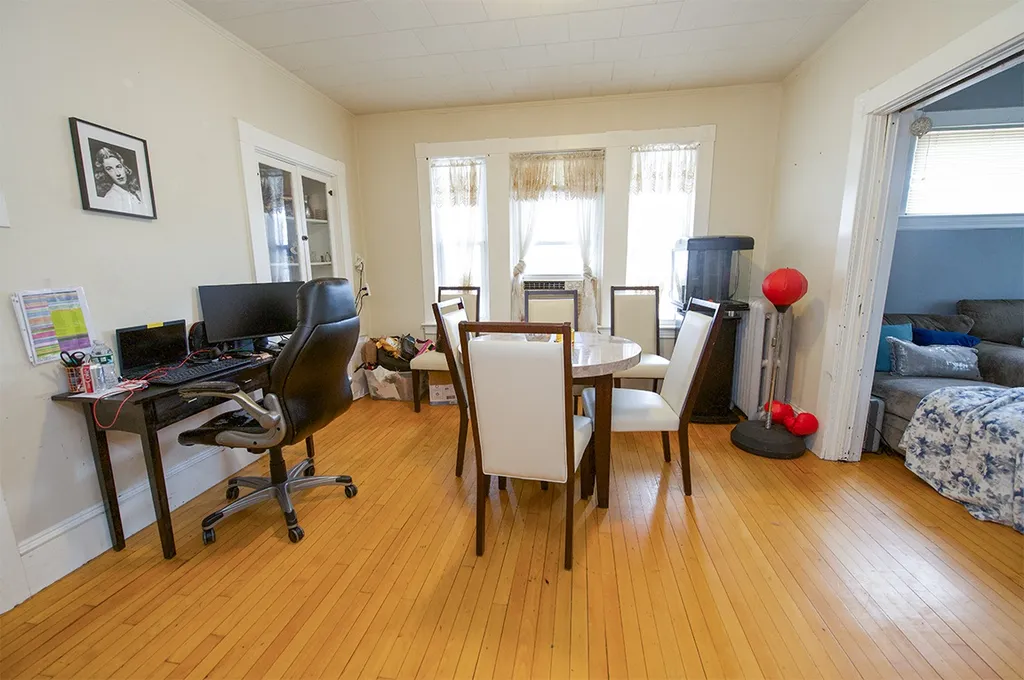 23 Ashland Street Manchester NH 03104