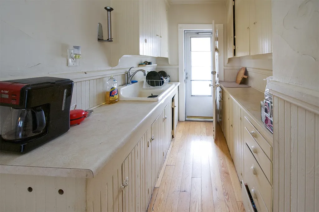 23 Ashland Street Manchester NH 03104