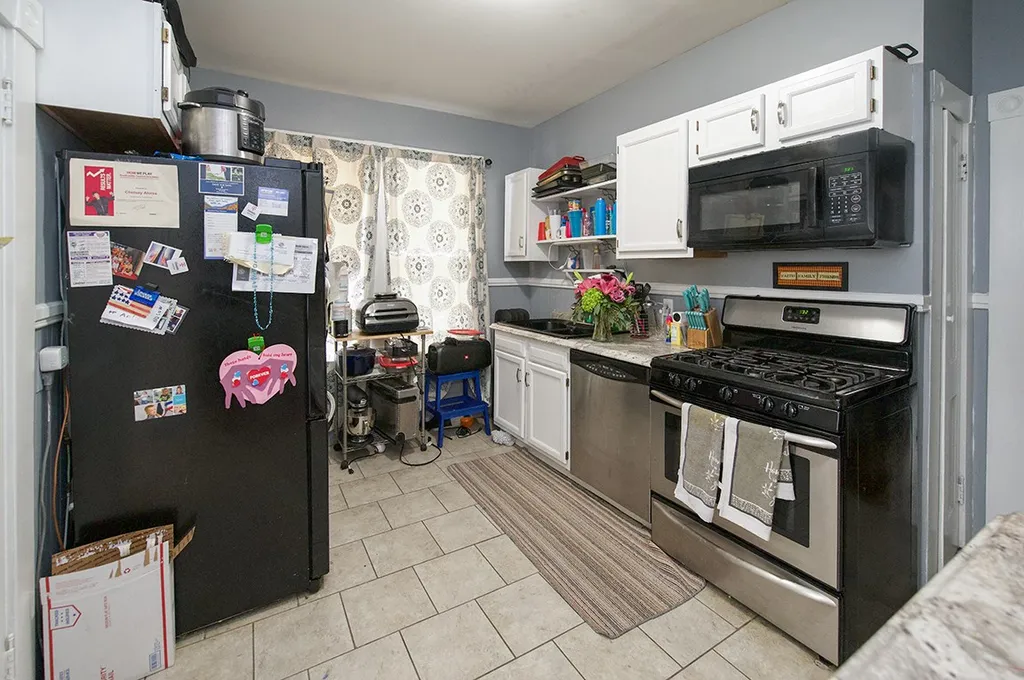 23 Ashland Street Manchester NH 03104