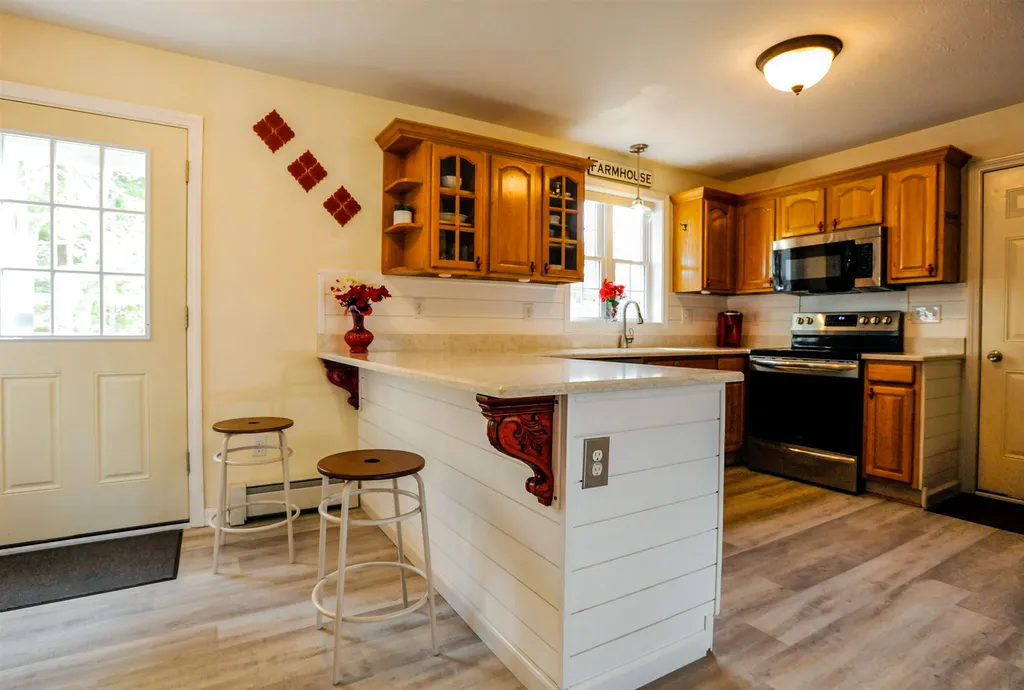 10 Cat Tail Circle Rindge NH 03461