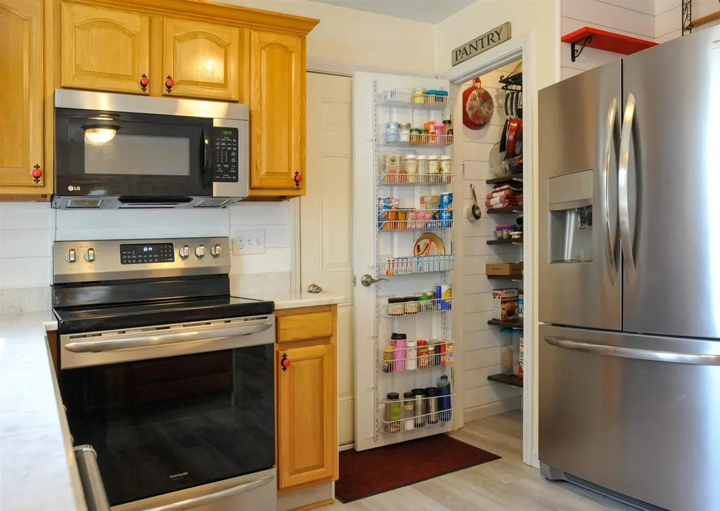 10 Cat Tail Circle Rindge NH 03461