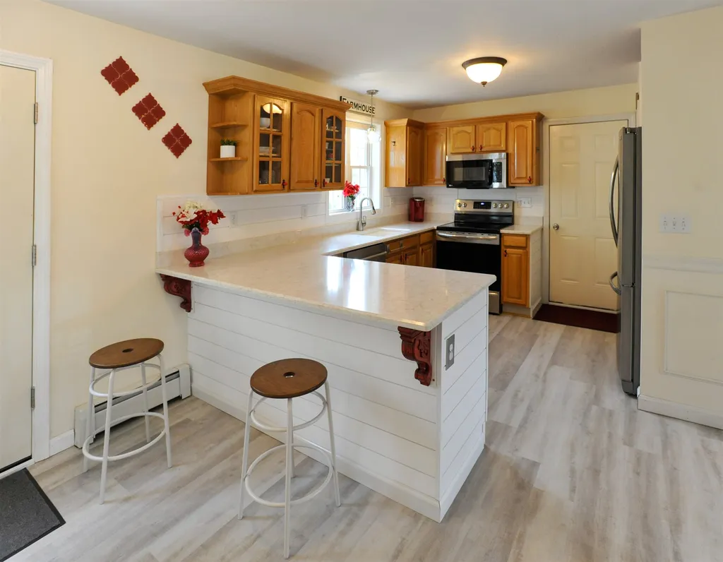 10 Cat Tail Circle Rindge NH 03461