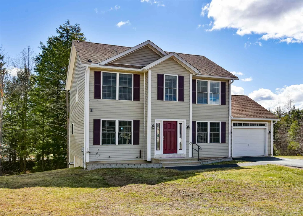 10 Cat Tail Circle Rindge NH 03461