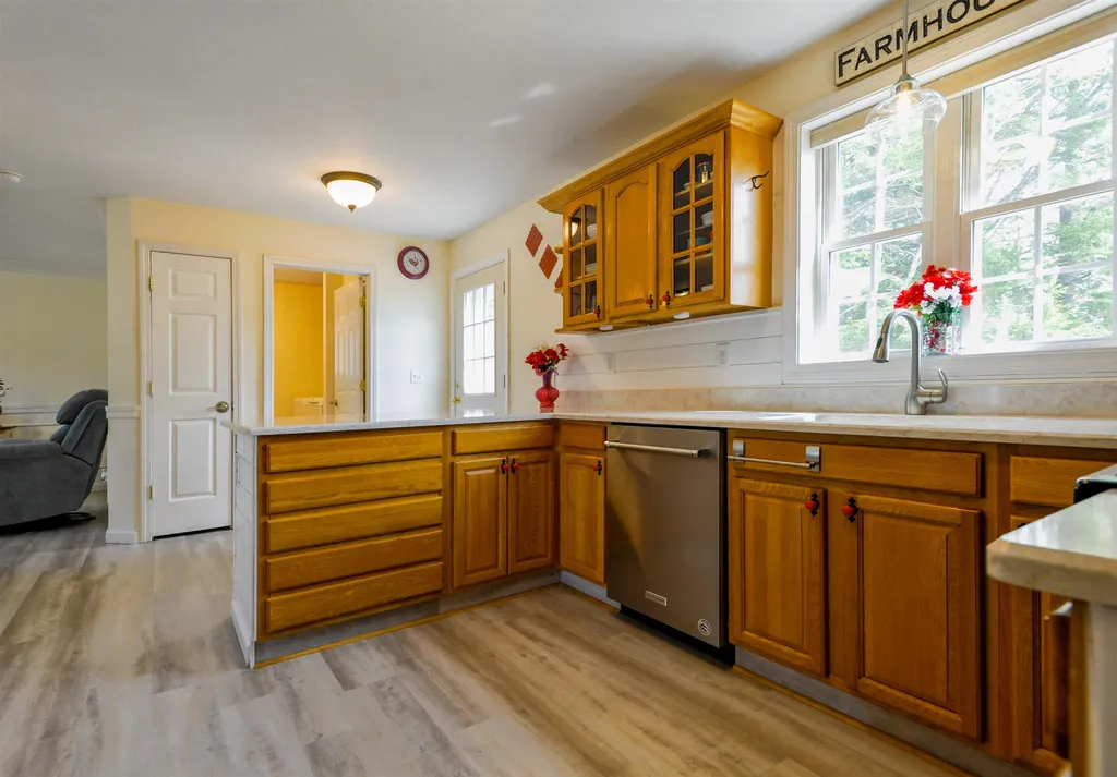 10 Cat Tail Circle Rindge NH 03461