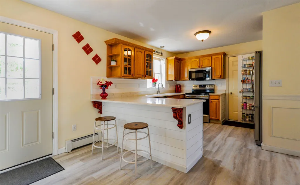 10 Cat Tail Circle Rindge NH 03461