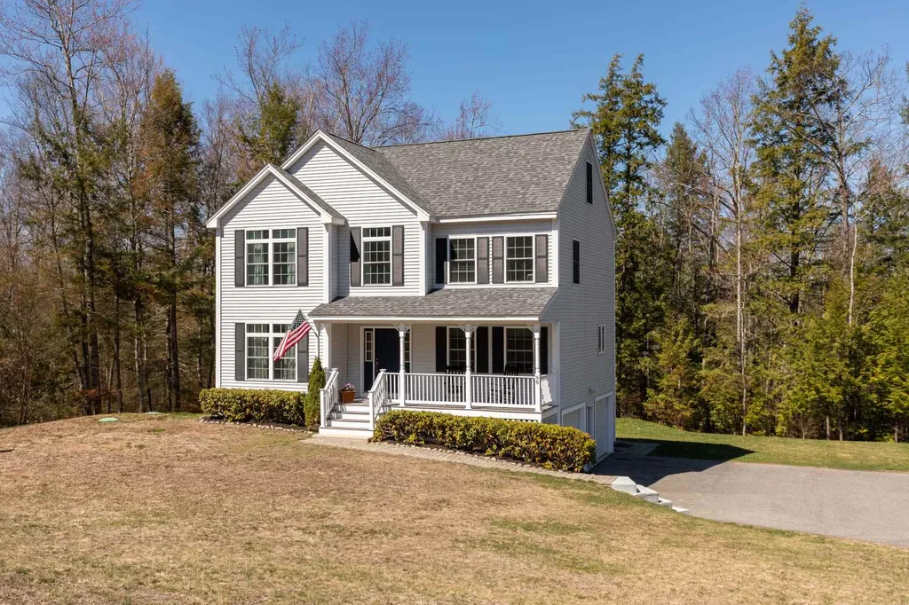 98 Dominic Drive Barrington NH 03825