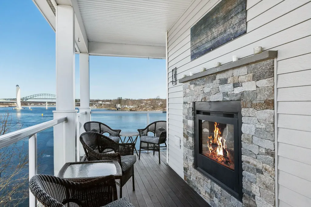 32 Badgers W Island Kittery ME 03904