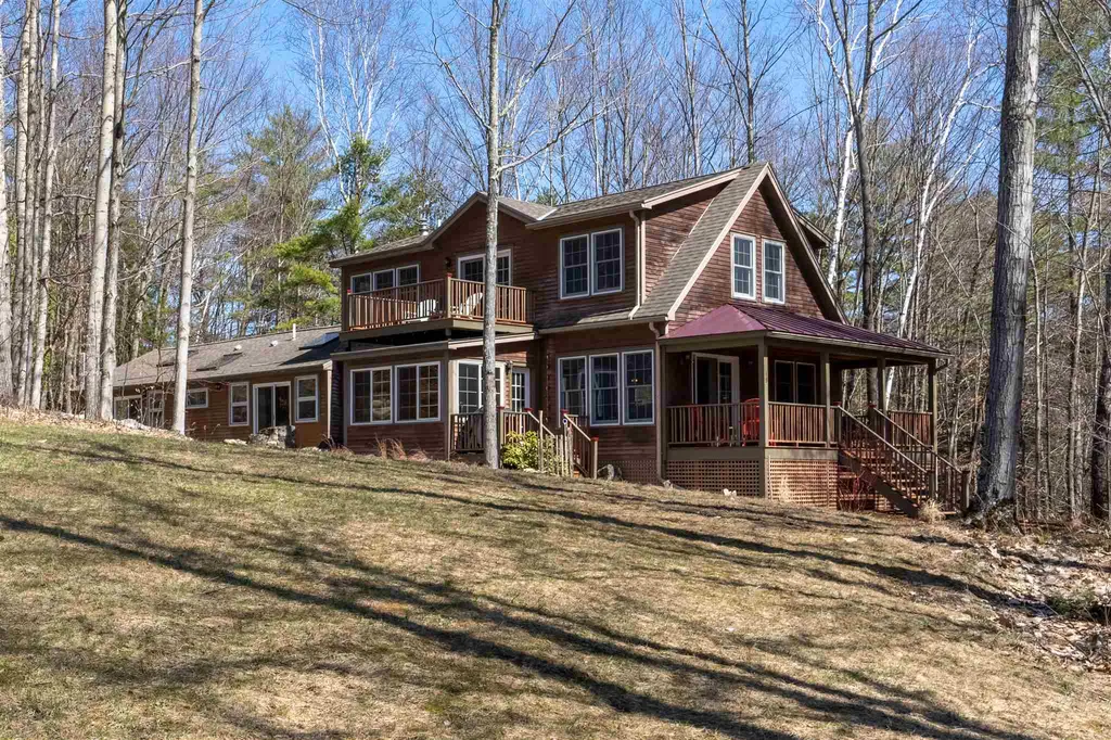 19 Brebeuf Terrace Leicester VT 05733