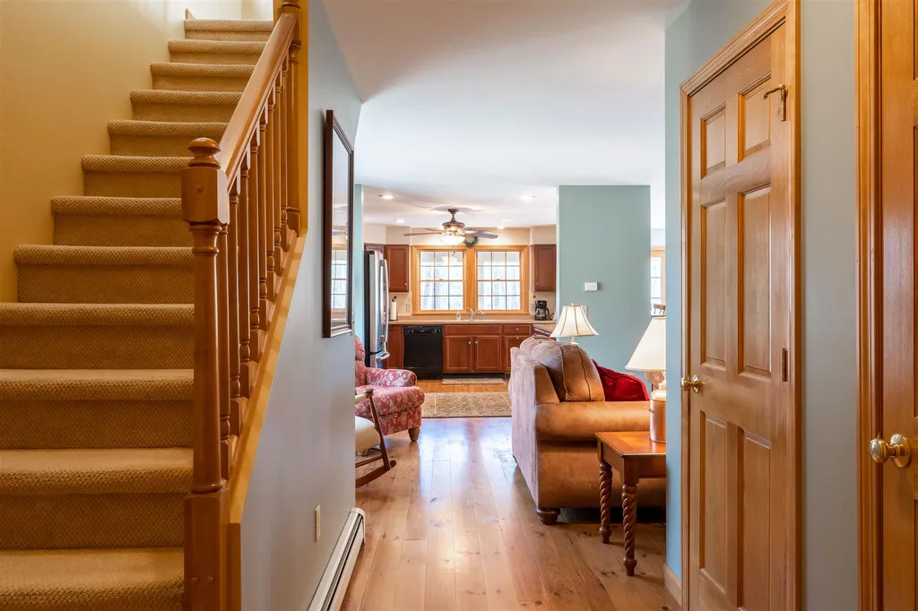 19 Brebeuf Terrace Leicester VT 05733