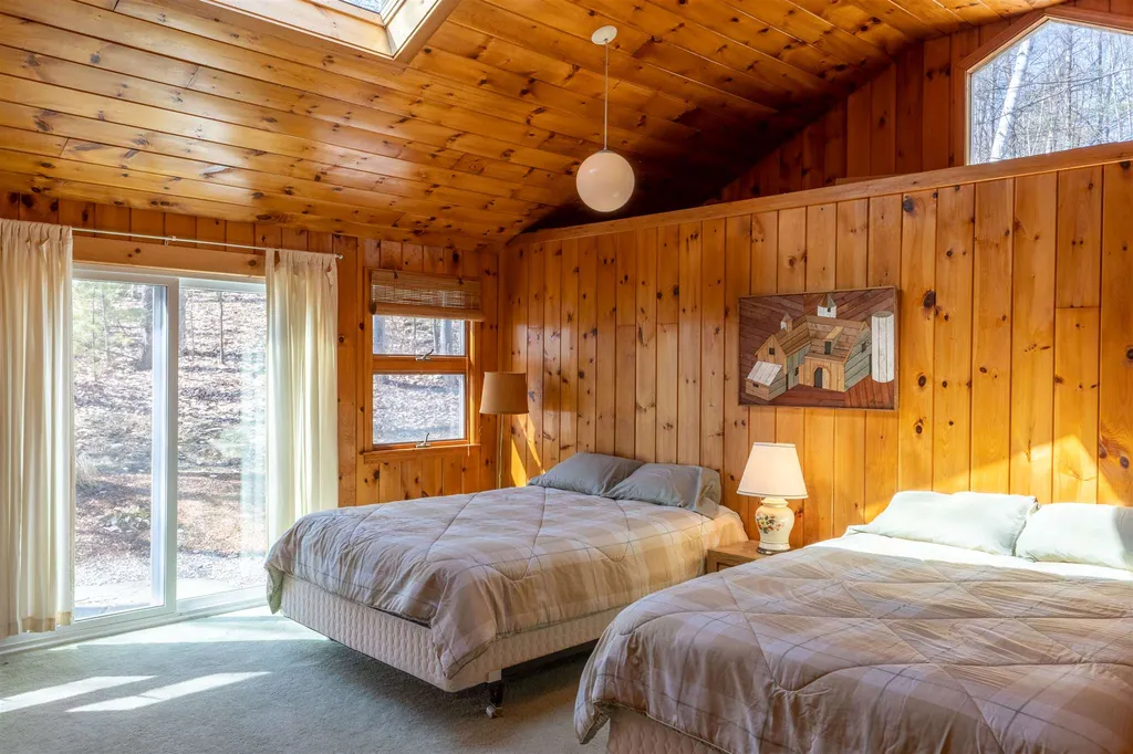 19 Brebeuf Terrace Leicester VT 05733
