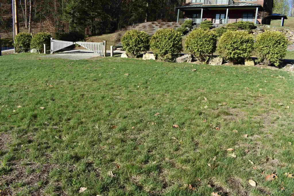 19 Brebeuf Terrace Leicester VT 05733