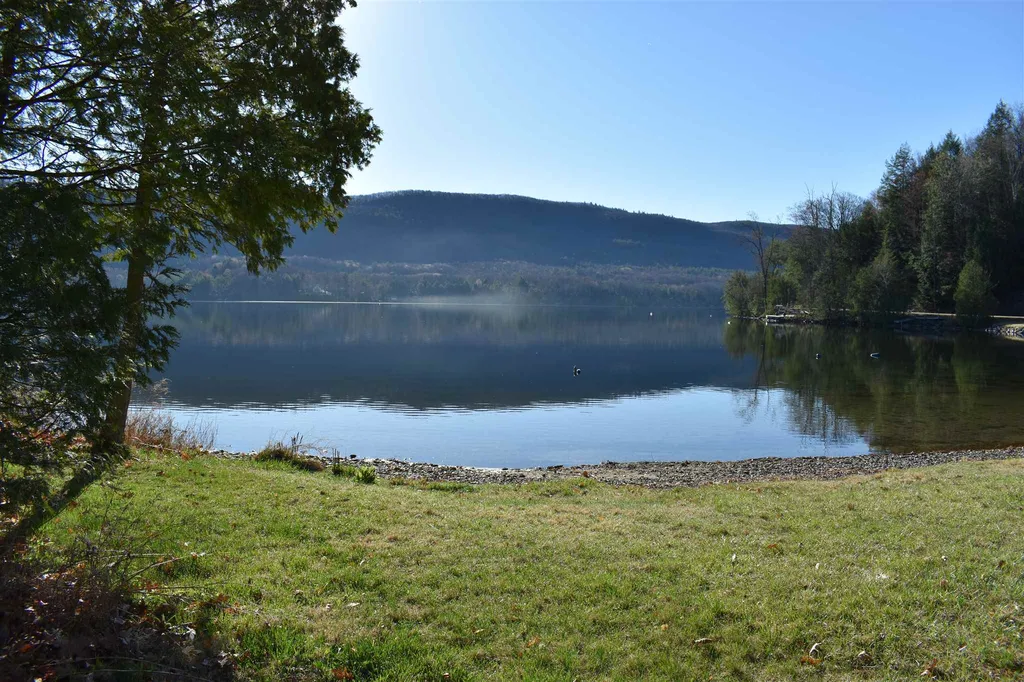19 Brebeuf Terrace Leicester VT 05733